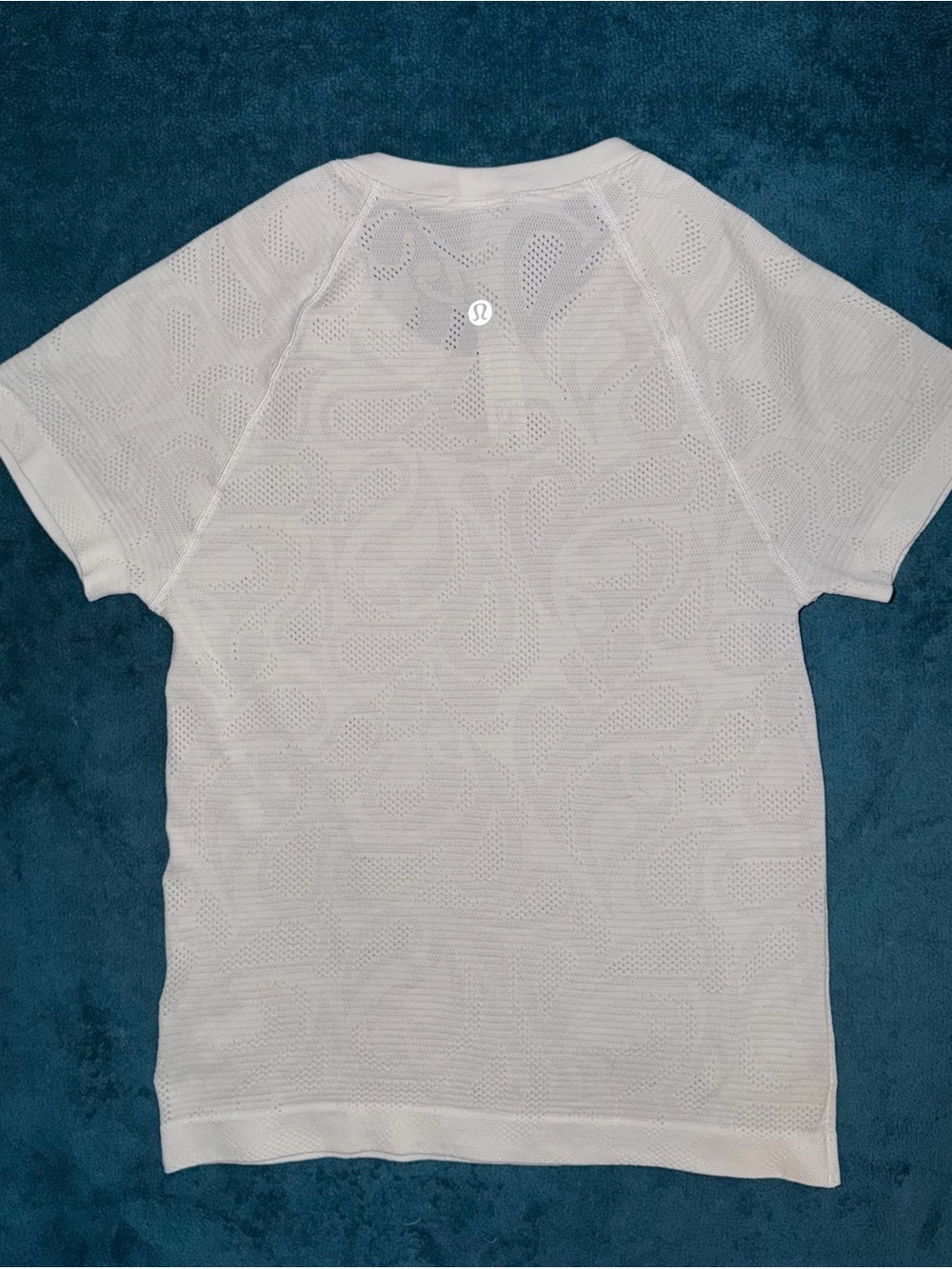Lululemon Swiftly Tech Short Sleeve waist Length  Paisley
White Tee Women’s 4 - Picture 8 of 13